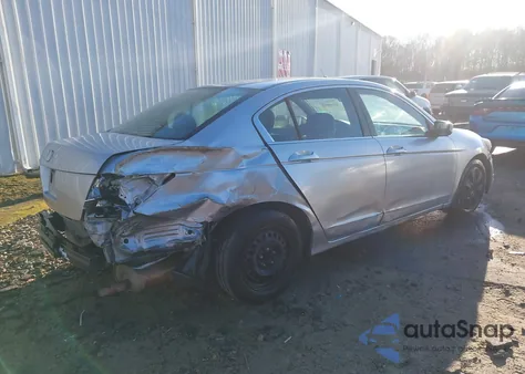 2008 Honda Accord 2.4 Lx z USA, uszkodzony, nr VIN 1HGCP26348A091156